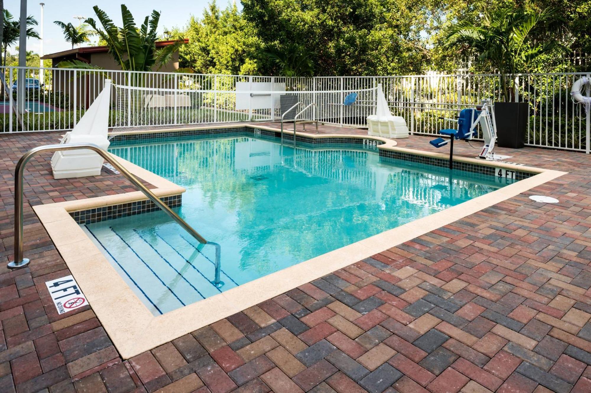 Residence Inn By Marriott Miami West/Fl Turnpike Hialeah Gardens Eksteriør billede